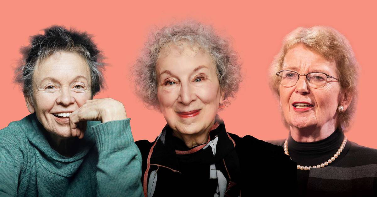 Margaret Atwood postpones Bord Gáis theatre event after testing positive for Covid-19