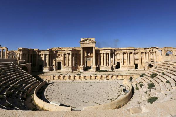 Islamic State destroy landmark Roman momument in Palmyra