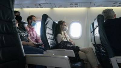 US airlines seek end to Covid mask rule despite passenger anxiety