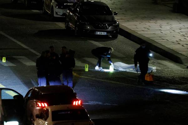 Police shoot at car in Paris, killing two people