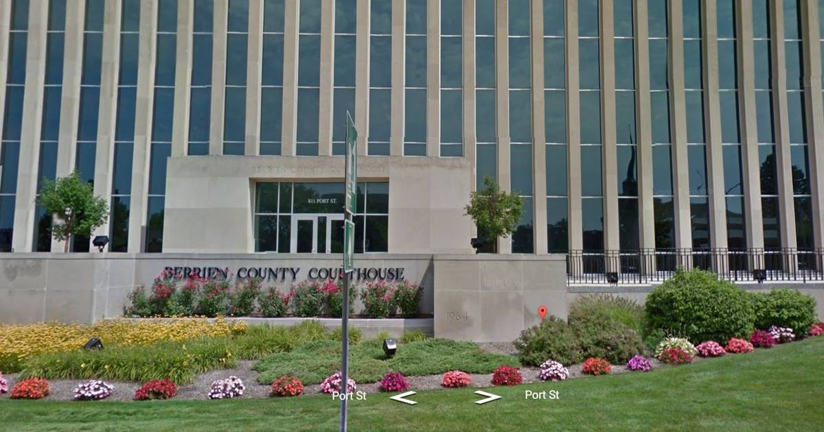 Two court bailiffs shot dead at Michigan courthouse The Irish Times