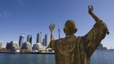 Why is there a monument to 1,186 Irish emigrants in Toronto?