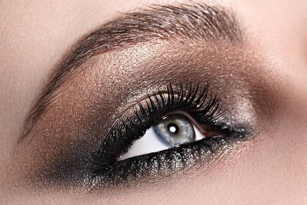 Autumn is in sight – time for deeper, darker eye makeup