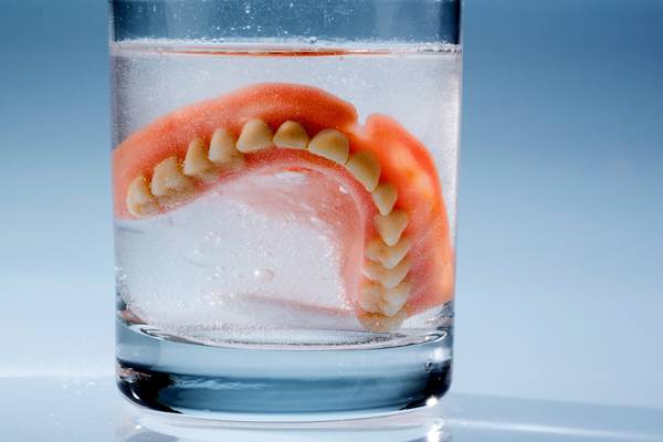 Loophole allows rogue  providers  of dentures put patients at risk