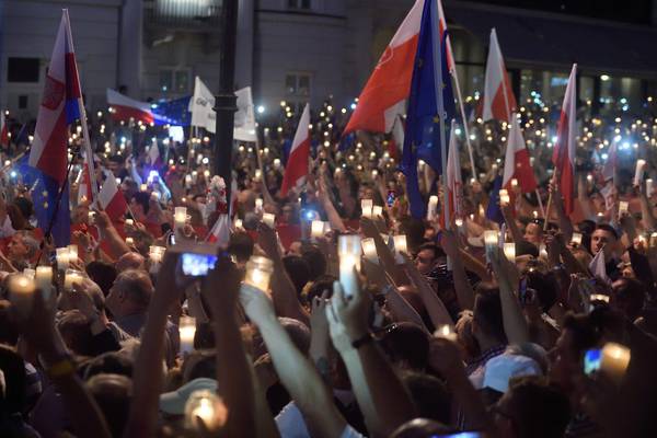 Tens of thousands protest in Poland against new judges law