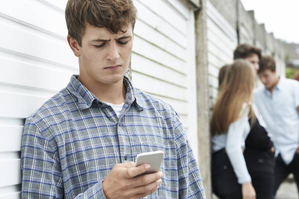 Risky online behaviour more common in disadvantaged schools