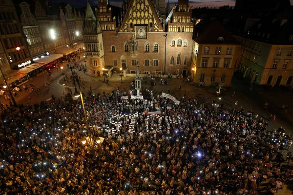 Widespread Polish protests against new judicial appointments law