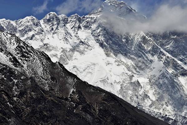 Two more deaths take Everest toll to five in past month