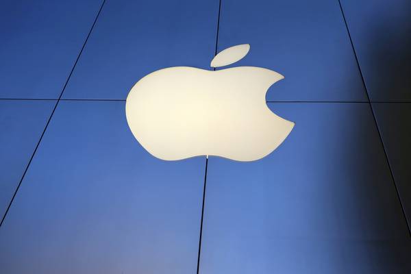 Apple reports record sales for holiday period