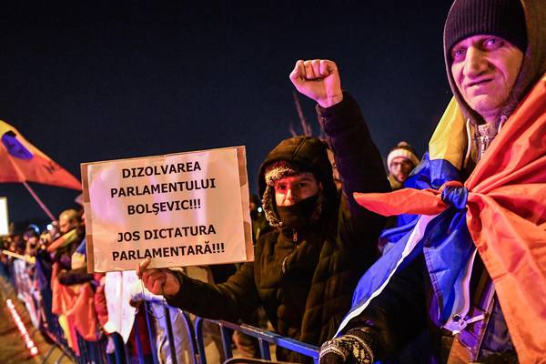 Romanian NGOs demand halt to judicial and anti-graft overhaul