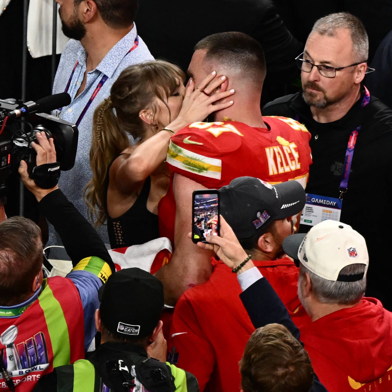 Taylor Swift and Travis Kelce's relationship is about as American as it  gets – The Irish Times