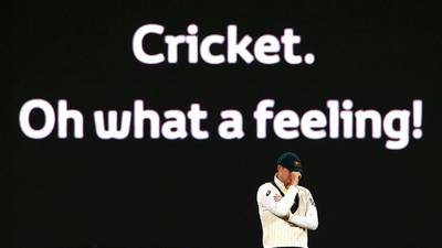 Smith feels the pressure again as Root shines under the lights
