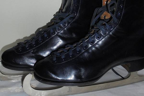 Exercise in Rinkmanship – Frank McNally on contrasting figures who did the skates some service