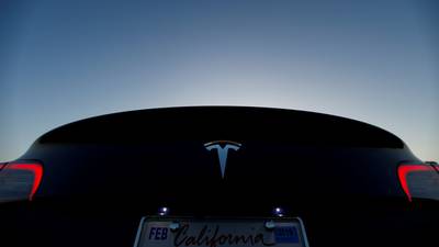 Tesla sees profit in every quarter, but faces logistics risks