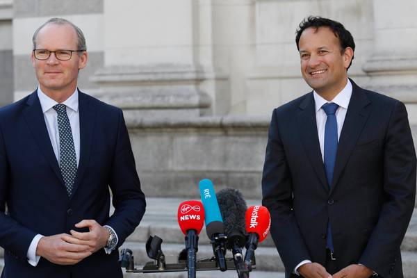 Varadkar warns of ‘political crisis’ if coalition goverment  plan is rejected