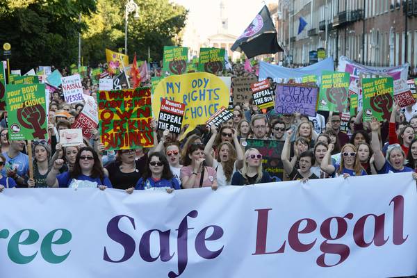 Obstetricians want delay to abortion services over safety fears