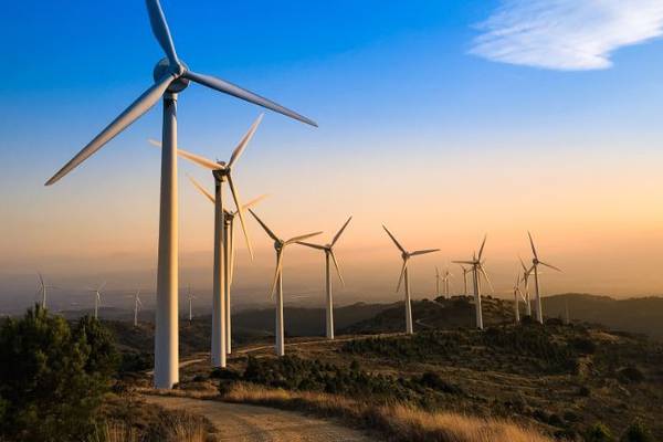Record wind power generated in Ireland over stormy weekend