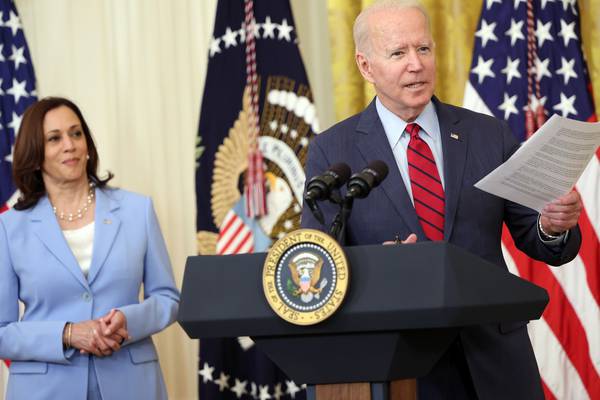 Biden agrees $1tn infrastructure package with senators
