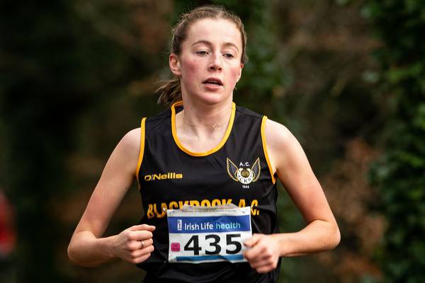 Making it look easy: Sarah Healy runs away with Irish cross-country title