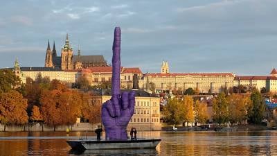 Czech artist ‘gives the finger’ to political establishment