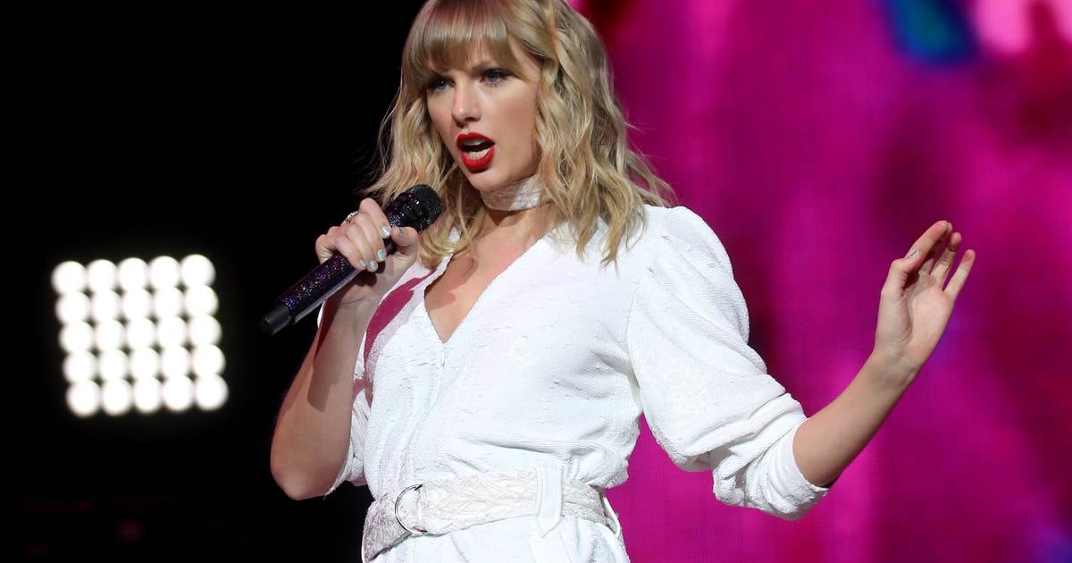 Read more about the article Genealogists discover Taylor Swift is a Derry Girl – The Irish Times