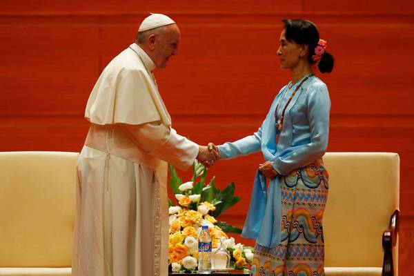 Pope Francis avoids mentioning Rohingya on Myanmar visit
