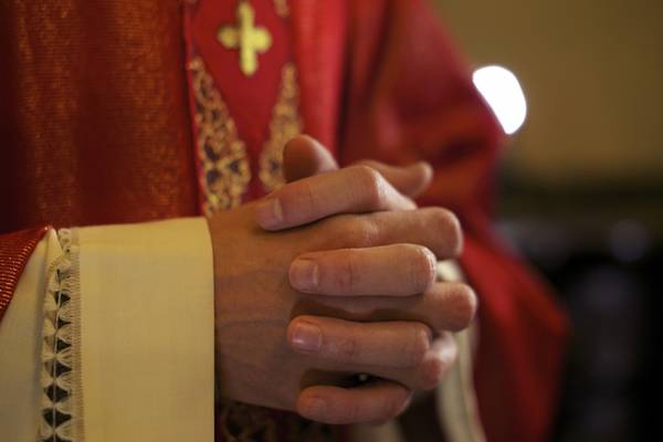 Pope Francis reimposes restrictions on celebrating Latin Mass