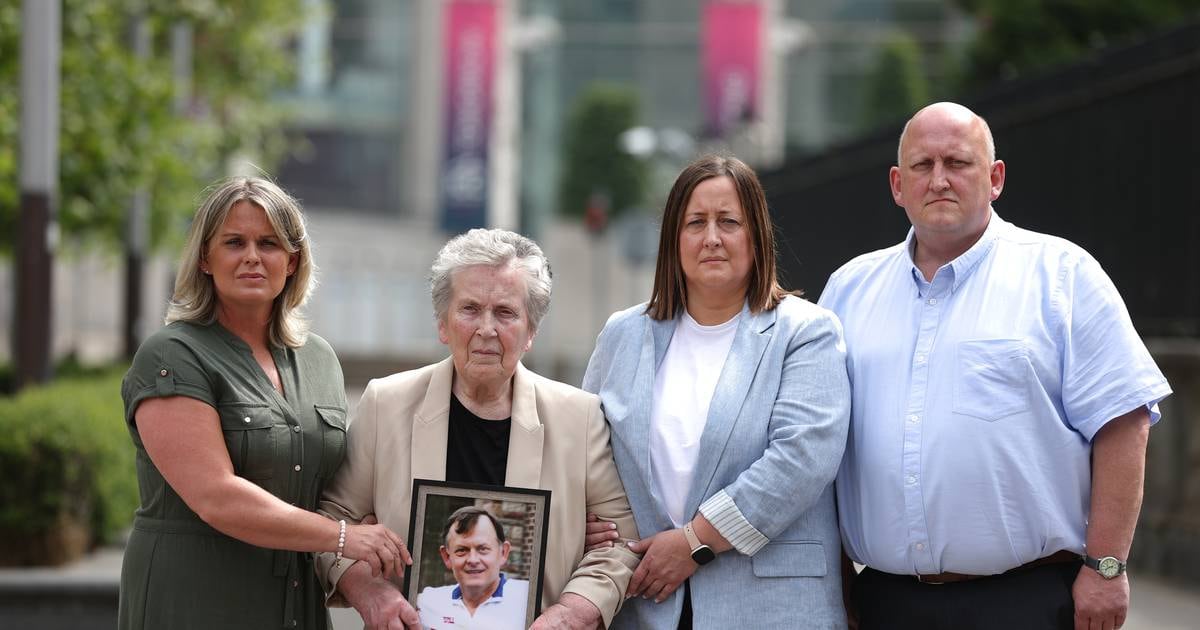 Taoiseach предлагает поддержку семье убитого чиновника ГАА, который добивается публичного расследования его убийства – The Irish Times