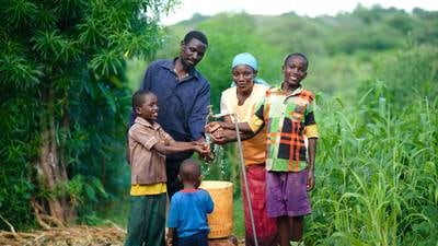 Tackling climate change in Kenya by providing water pipes