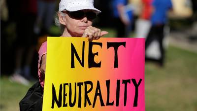 US appeals court backs Obama on net neutrality