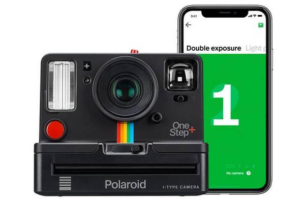 Polaroid OneStep+: an analogue phone with bluetooth connectability