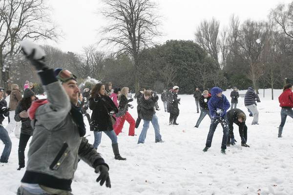 Just one northsider turns up for ‘snowball fight to the death’