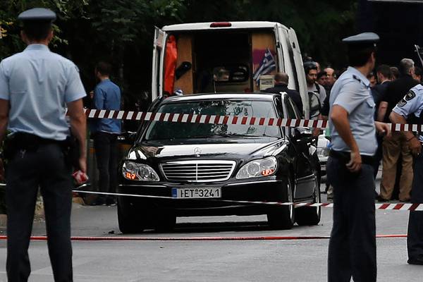 Car blast injures former Greek PM Lucas Papademos