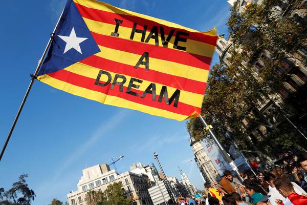 Varadkar pledges to raise Catalan crisis with Spanish PM