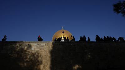 Israeli police, Palestinians clash at Jerusalem holy site