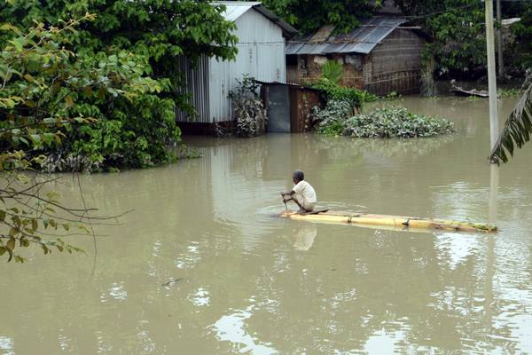 Almost 4m displaced, 189 dead over flooding in India and Nepal