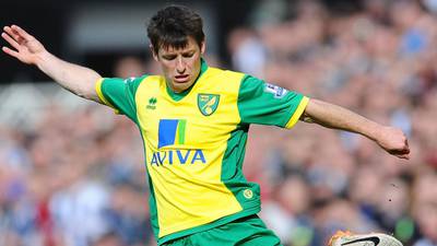 Wes Hoolahan signs a new two-year deal at Norwich
