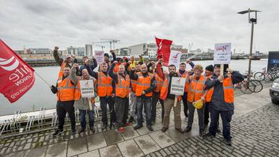 Crane drivers to strike on Friday in dispute over claim for 10% pay rise