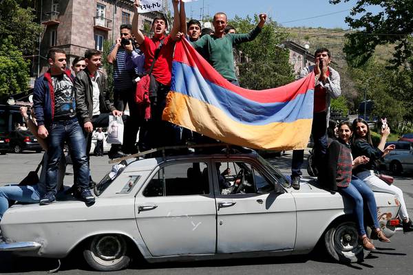 Acting Armenia PM suggests new elections to defuse political crisis