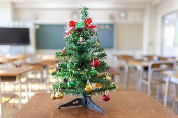 No choirs, no indoor music, no parents: Schools get advice on celebrating Christmas
