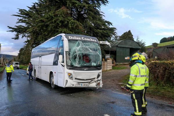 Students taken to hospital after Co Wicklow schoolbus crash