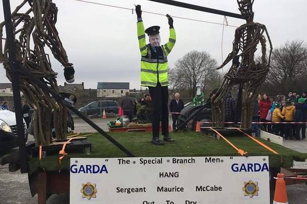 Garda investigation into use of uniform on parade float