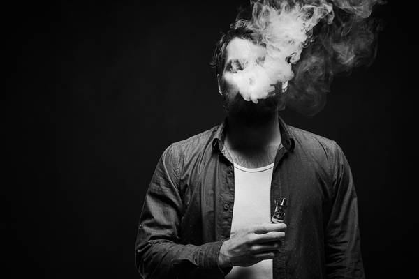 Vaping can be addictive and may lure teenagers to smoking – US report