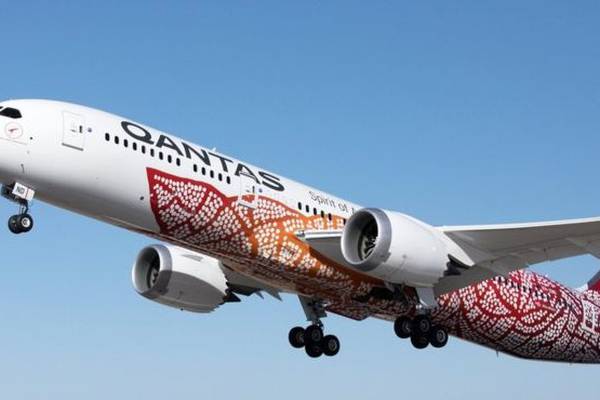 First non-stop flight between Australia and UK lands