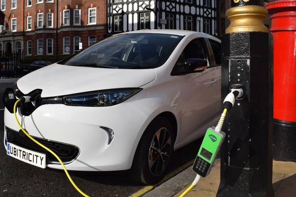 Siemens and Ubitricity installing electric car charging points in lamp posts