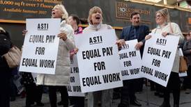Union warns  special pay deals will trigger knock-on claims