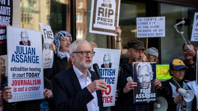 UK court approves extradition of Julian Assange to US