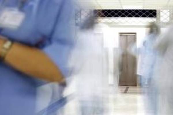 Covid-19: Outbreaks in hospitals lead to activity being suspended
