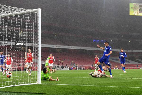 Jamie Vardy’s strike salvages a point for Leicester at Arsenal
