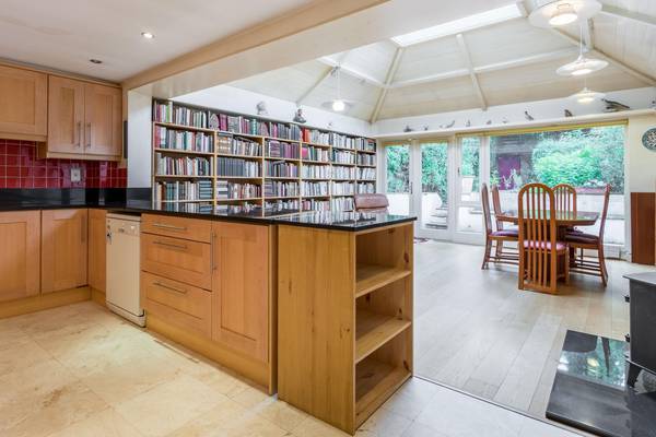 Off the shelf: €650,000 for booklover’s haven in Portobello